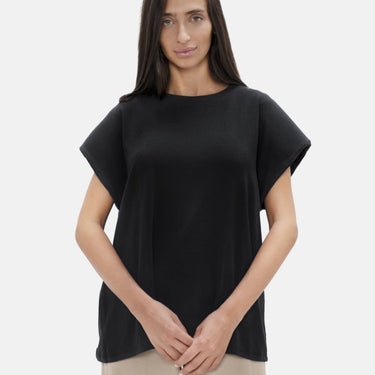 Muscat padded shoulder t-shirt in black sand
