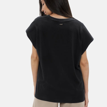 Muscat padded shoulder t-shirt in black sand