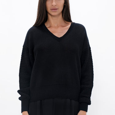 Nagano - V Collar Sweater - Black