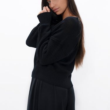 Nagano - V Collar Sweater - Black