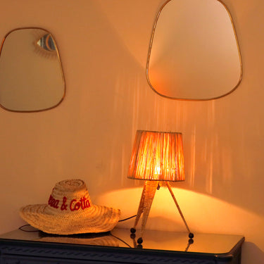 Raffia table lamp